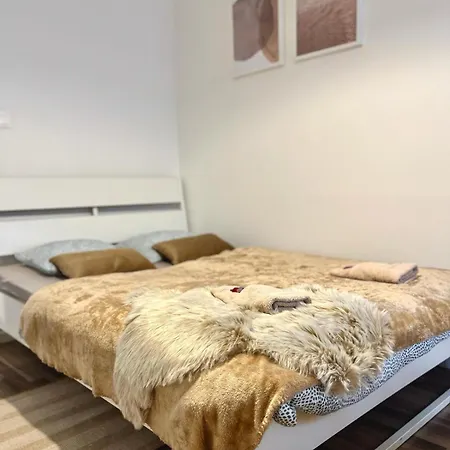 Adele - Old Town, Ac Pozsony